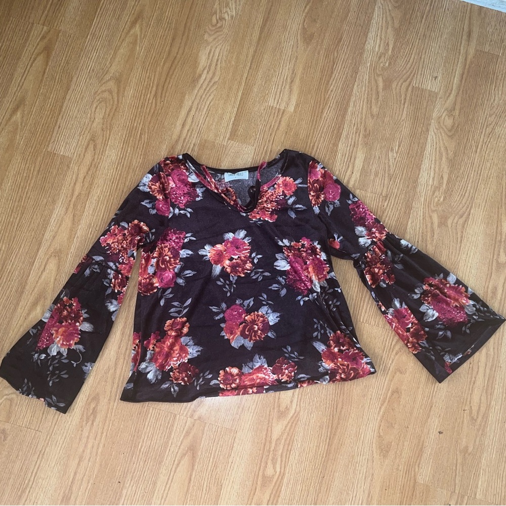 Floral Bell Sleeve Top - Black and Red